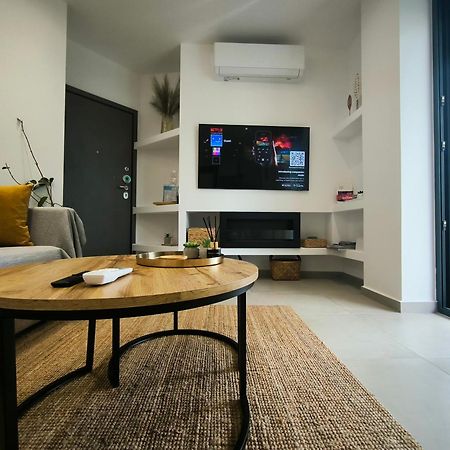 Floral Home 2 - 1St Floor Apt With Private Parking! أثينا المظهر الخارجي الصورة