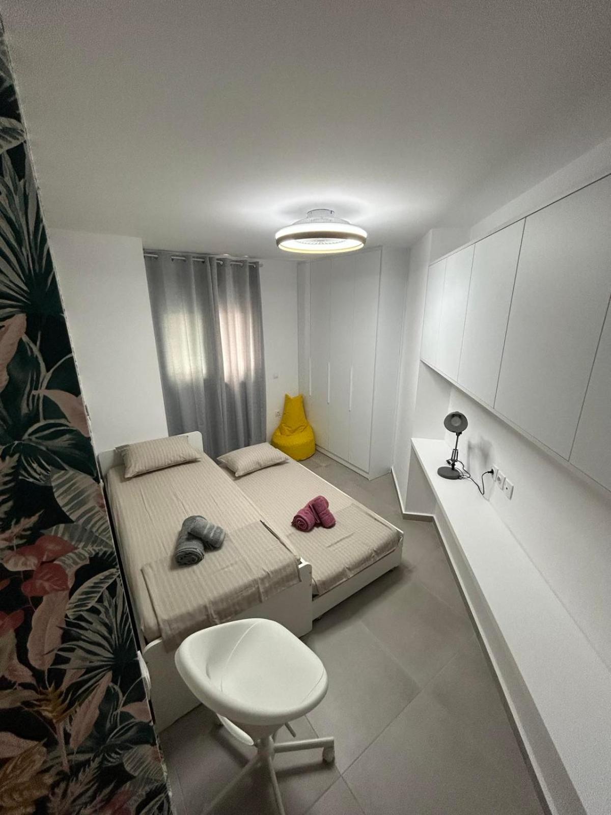 Floral Home 2 - 1St Floor Apt With Private Parking! أثينا المظهر الخارجي الصورة