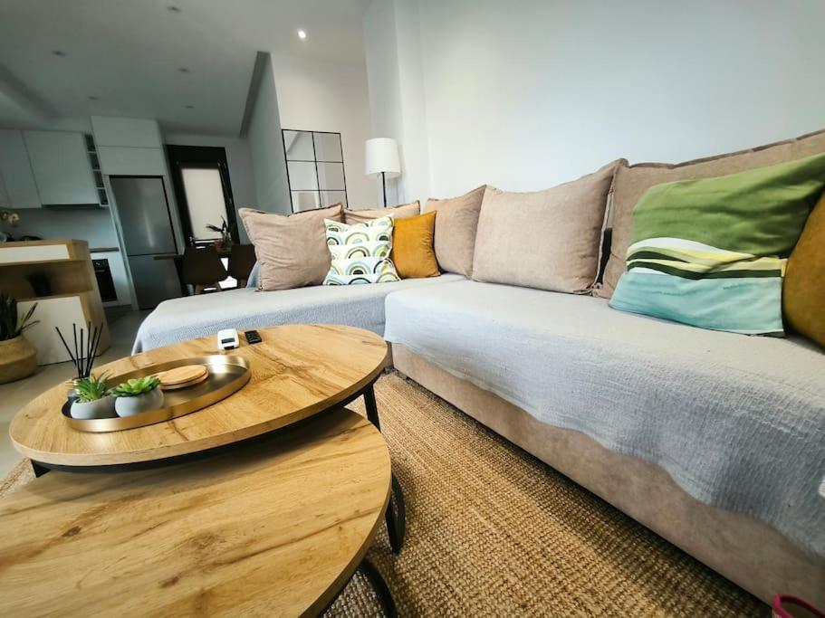 Floral Home 2 - 1St Floor Apt With Private Parking! أثينا المظهر الخارجي الصورة