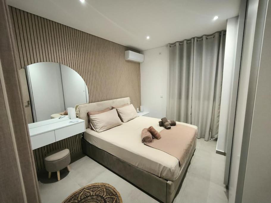 Floral Home 2 - 1St Floor Apt With Private Parking! أثينا المظهر الخارجي الصورة